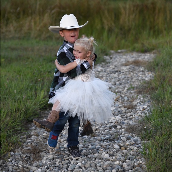 Meet your Posher, Lauren - Picture 8 of 8